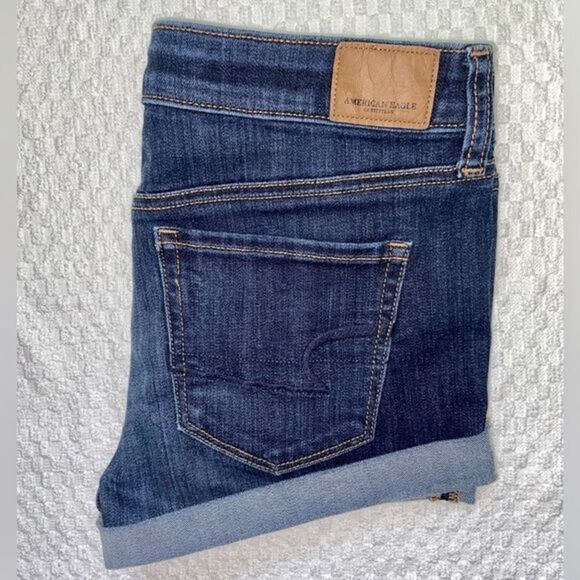 Women’s American Eagle dark blue super stretch roll up hem Jean shorts size 4 - Picture 9 of 16